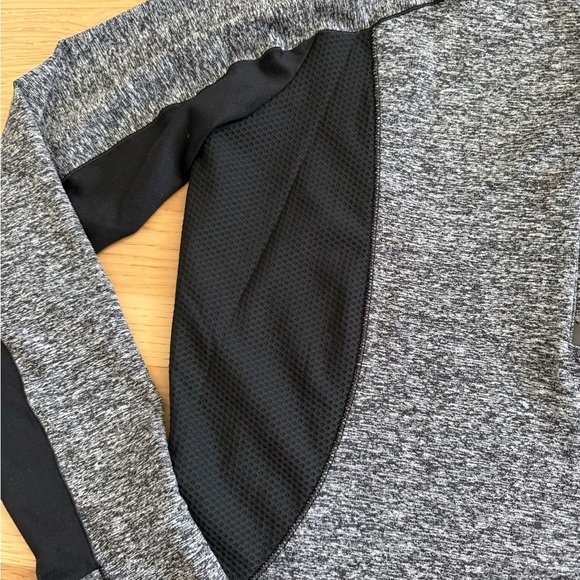 Athleta Running Wild Half Zip Pullover Activewear Sweater Women's Size L - Picture 6 of 10